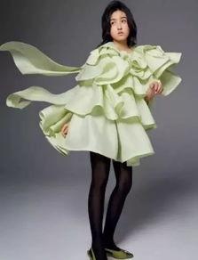 关晓彤蓝色丝袜,关晓彤蓝色丝袜演绎时尚魅力