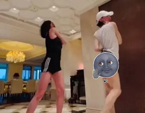 扭动的熟女老师丝袜热舞,激情四溢的扭动魅力