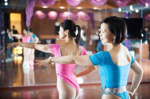 ddy 高叉舍宾丝袜,ddy高叉舍宾丝袜，展现独特魅力